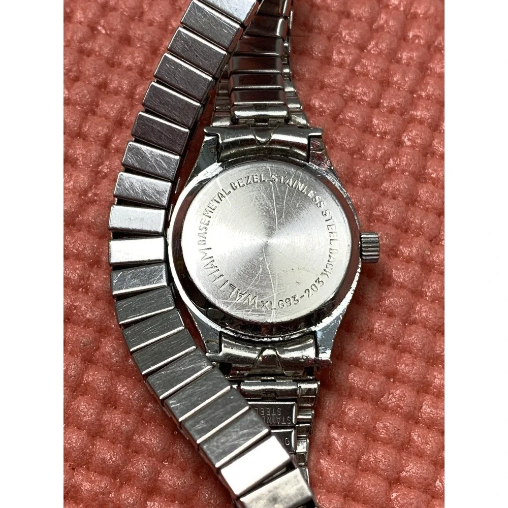 Waltham Classic Womens Watch XL693-203 Oval Silver Tone Hong Kong NEEDS BATTERY‎